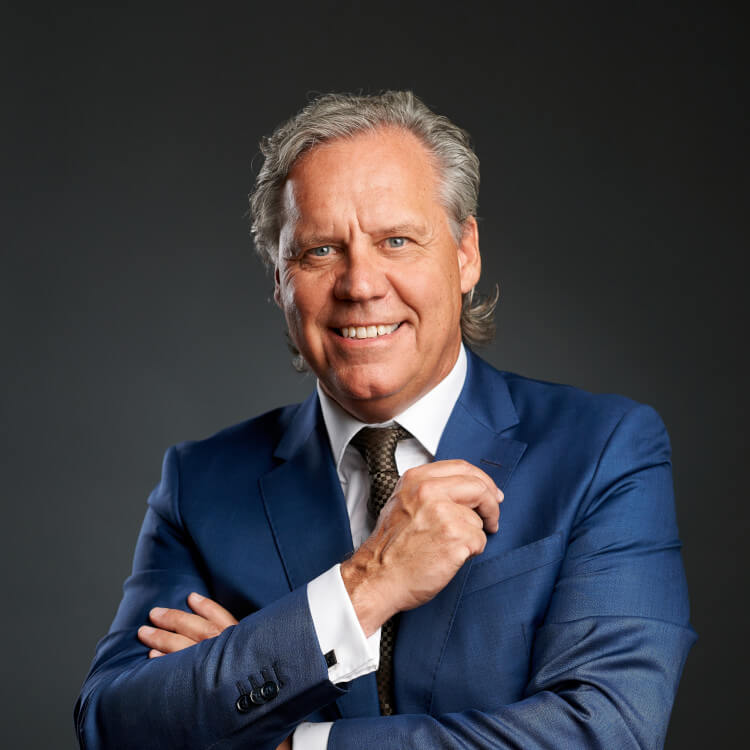 Ansprechpartner Ihrer Geschäftsstelle Service-Center <br> Jochem Heeder <br>Dipl. Vers. Betriebswirt DVA